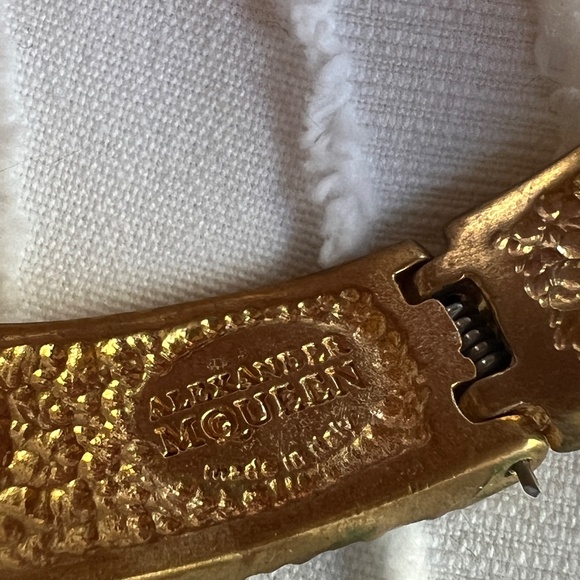 ALEXANDER MCQUEEN VINTAGE GOLD SKULL BRACELET - Picture 6 of 7